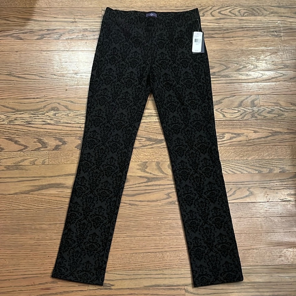 NWT NYDJ embossed pull on pants